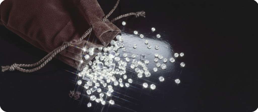 lab-grown diamonds, diamond jewellery, what is lab-grown diamonds, sustainable diamonds, luxury sustainability, what is difference bewteen natural and lab-grown diamonds, artificial diamonds, man-made diamonds,