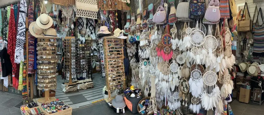 street shopping goa, goa street shopping, anjuna street shopping