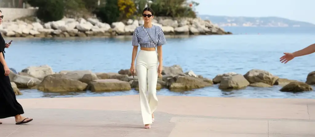 rectangle body shape styling tips, how to dress rectangle body, rectangle figure outfit ideas, best clothes for rectangle shape, rectangle body type fashion, styling rectangle body, rectangle shape wardrobe, dresses for rectangle body, rectangle body outfits, create curves rectangle shape